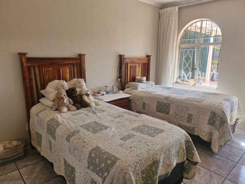 CHARMING PET FRIENDLY TOWNHOUSE - BEYERS PARK - Photo 3