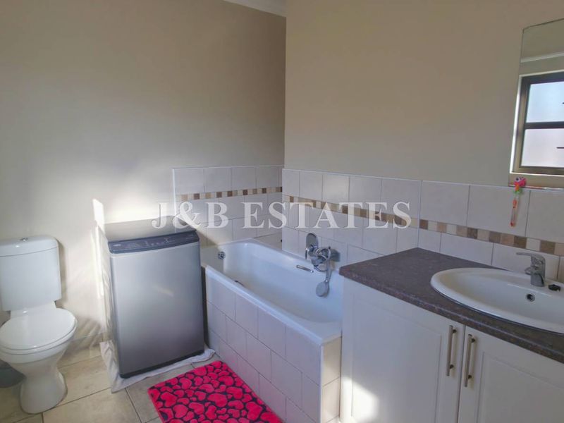 2 Bedroom Townhouse In Prime Area - Photo 7