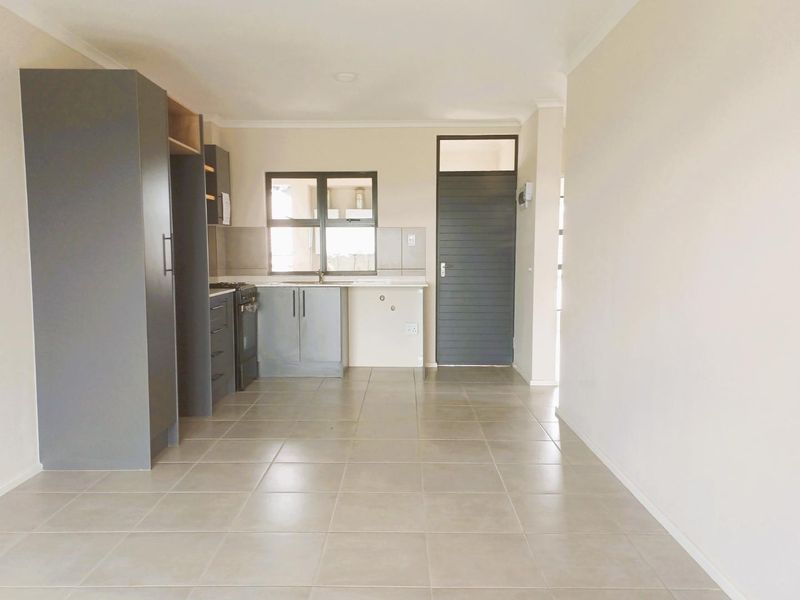 FOR RENT  |  Hillcrest  |  Kings Gate Estate  |  3 Bedroom Apartment - Photo 6