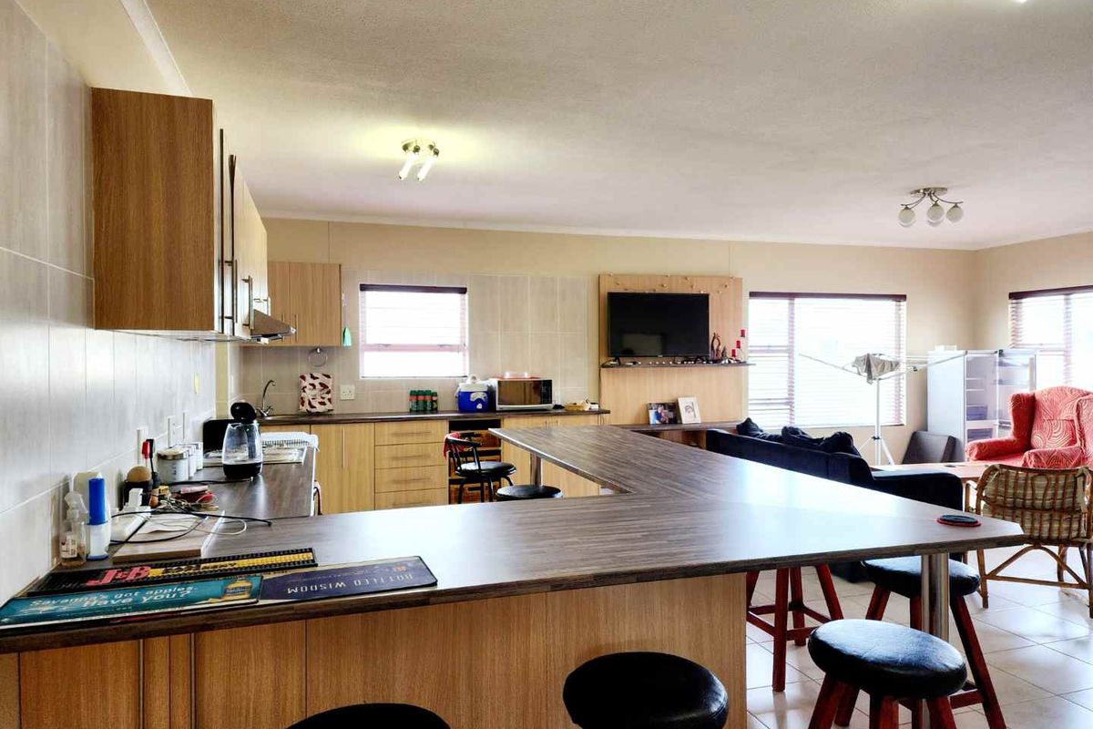 Corner property with a northwestern view. - Photo 3