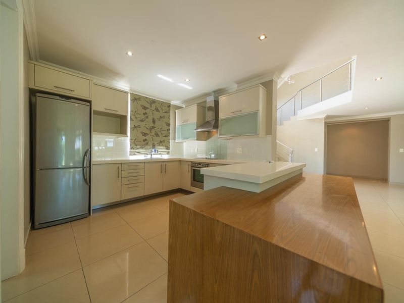 Golf-Front Luxury Living on the 10th Fairway | Pearl Valley Golf Estate - Photo 8