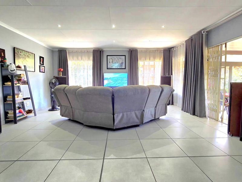 3 Bedroom Cluster for Sale in New Market - Photo 5