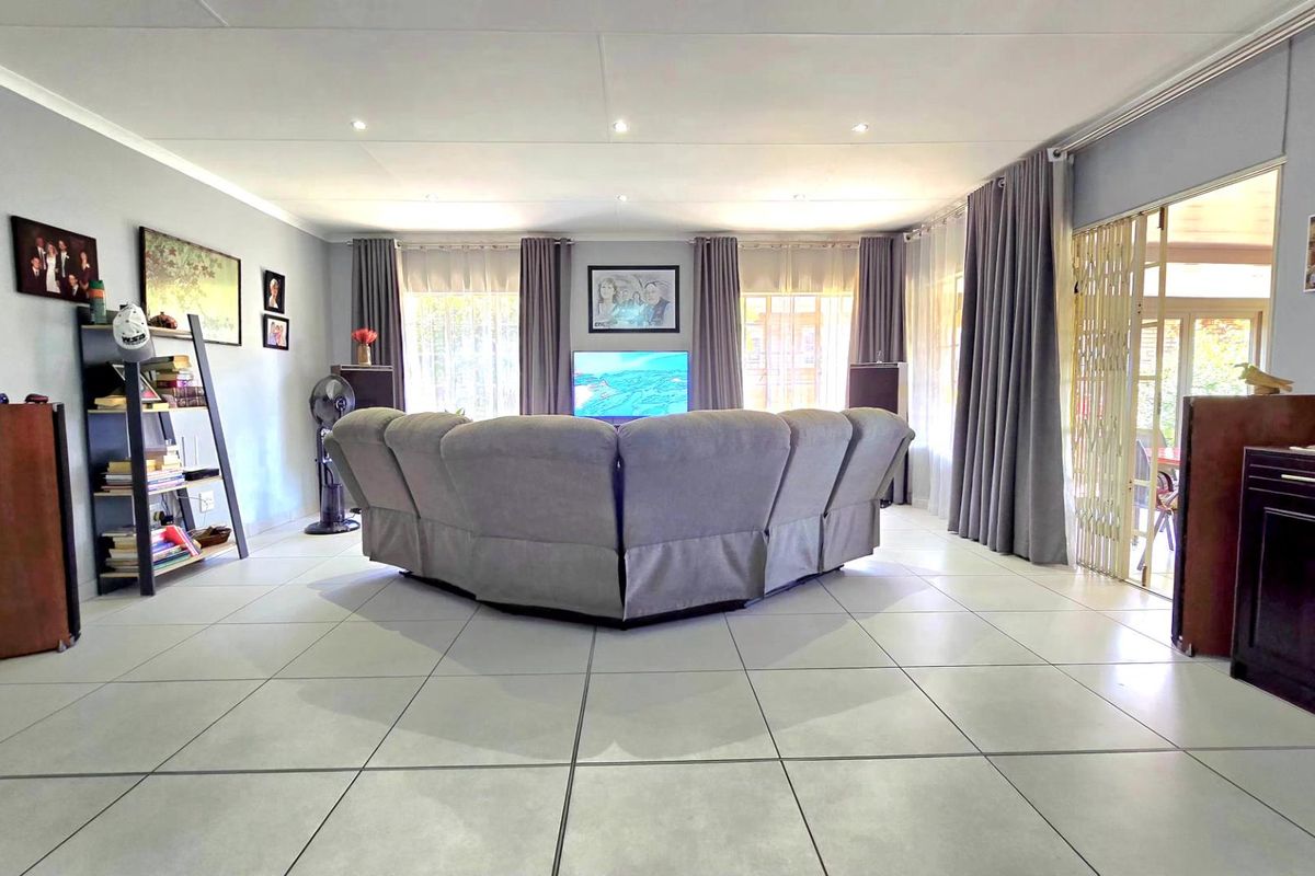 3 Bedroom Cluster for Sale in New Market - Photo 5