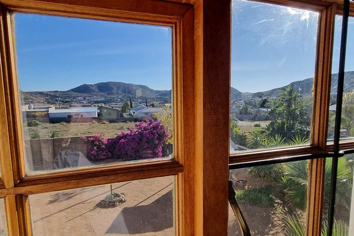 CHARMING FAMILY HOME - A PLACE TO HANG YOUR HEART - Photo 3