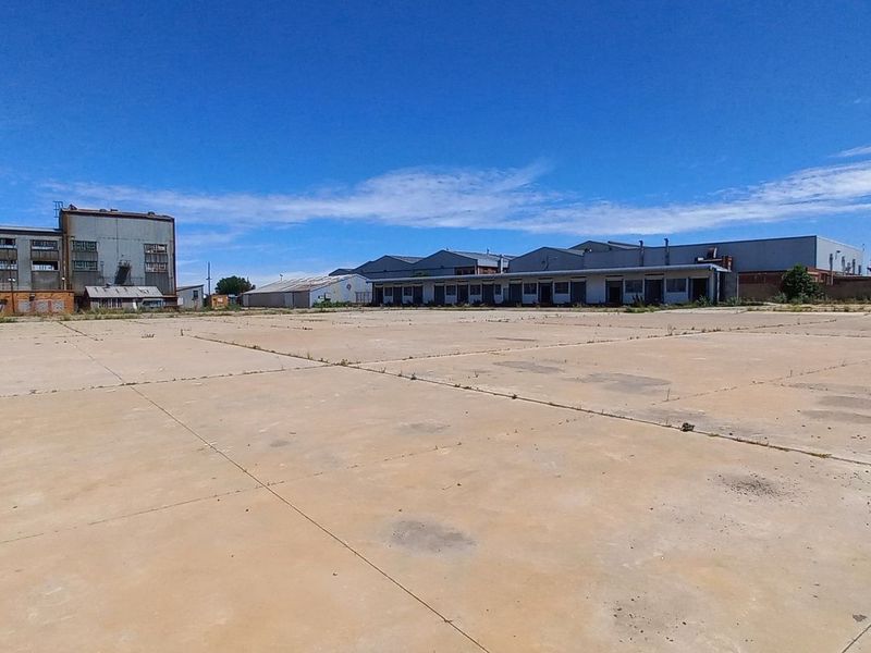 10 000m2 New Era Springs Industrial Yard To Let - Photo 2