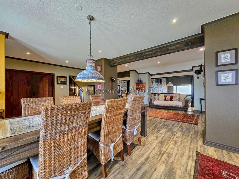Central Walvis Bay:  BEAUTIFUL, VERY SPACIOUS 5 Bedr home, IN A SOUGHT AFTER POSITION, is for Sale - Photo 10