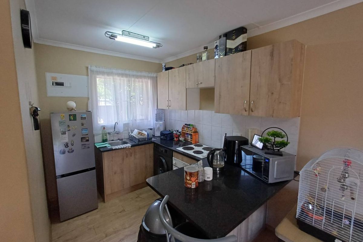 Spacious 2 Bedroom unit in Florida Glen - Photo 5