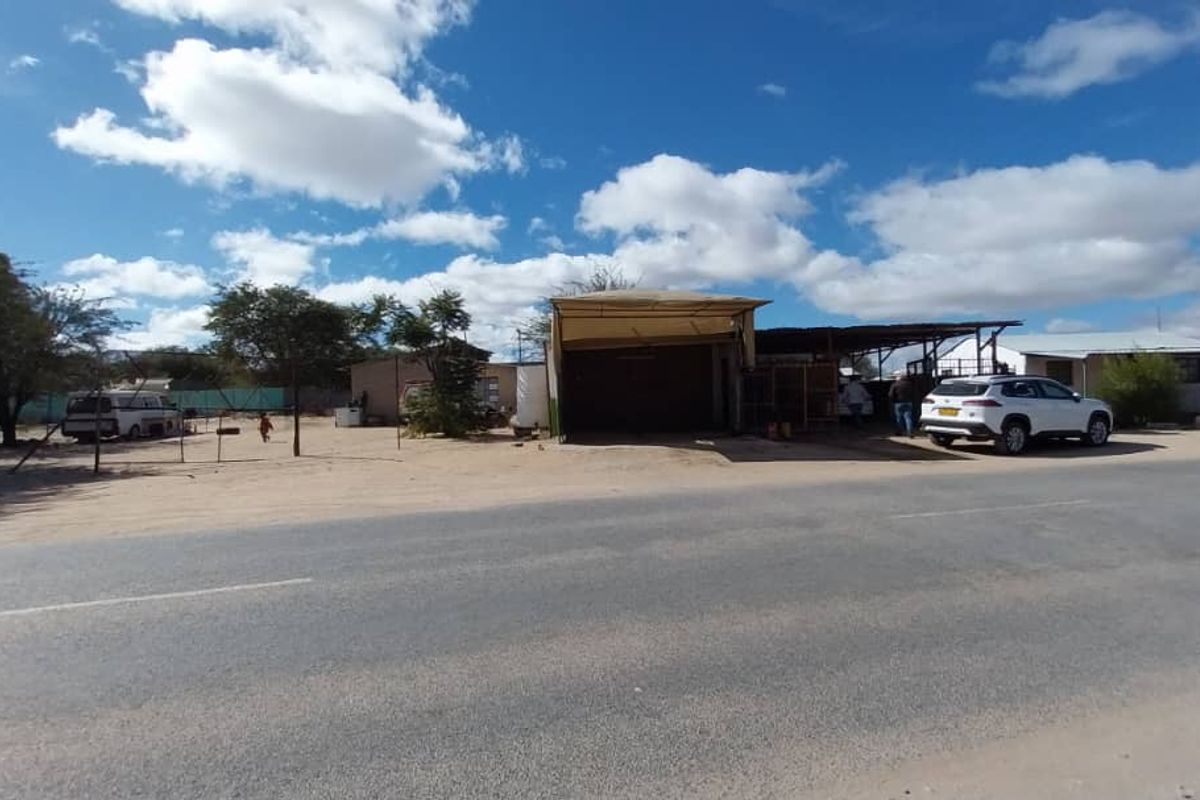 Okahandja - 2 Bedroom House For Sale - Photo 3