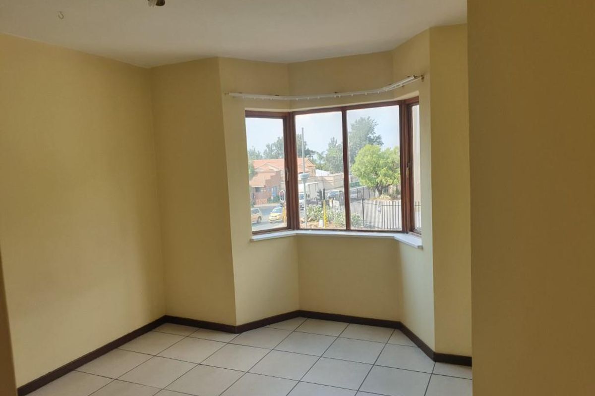 2 BEDROOM APARTMENT FOR SALE IN FERNDALE - Photo 5