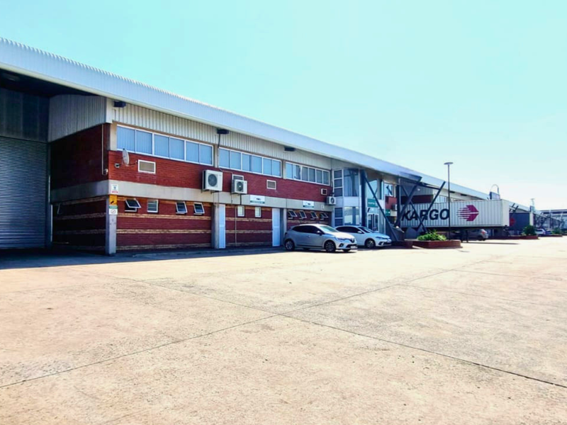 Warehouse To Let in New Germany | 3,301.50m2 | Approx. 12m-13m Internal Height | R95/m2 - Photo 2