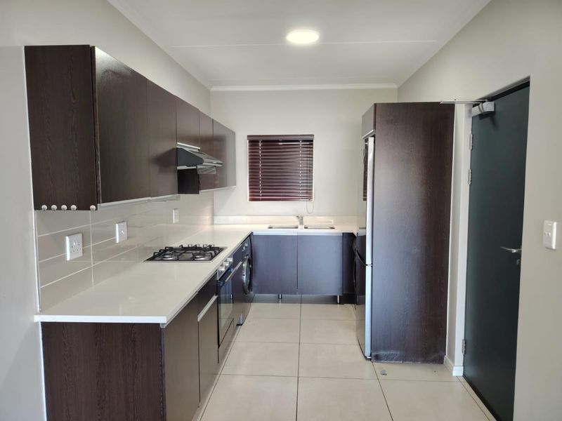 Rare find - Ground floor 3 bedroom apartment with garage in De Velde - Photo 1