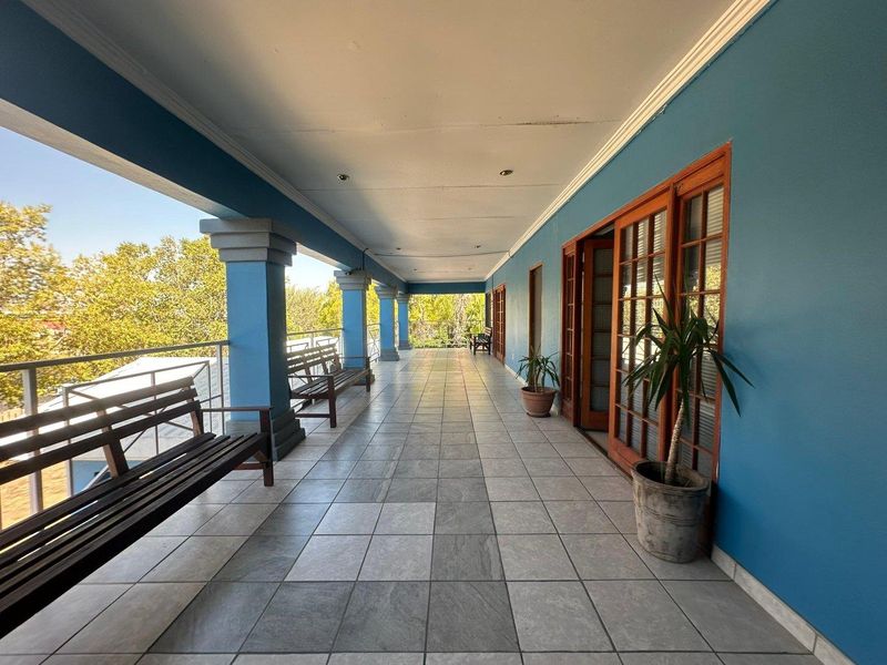 🏡 Spacious Double-Storey Commercial Property for Sale - Photo 5