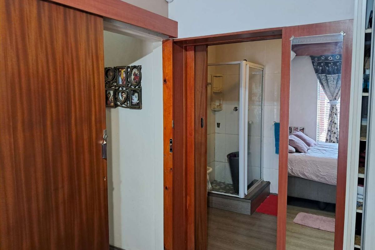 4 Bedroom House for Sale - Photo 4