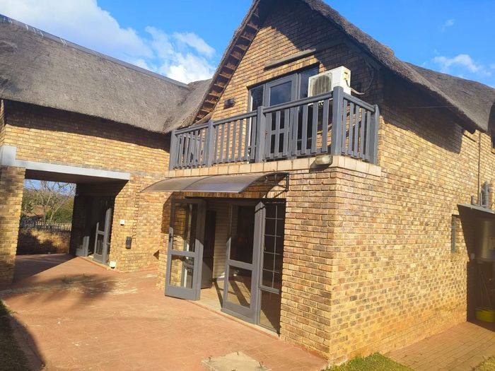 Property #2402541, House For Sale in Val De Grace