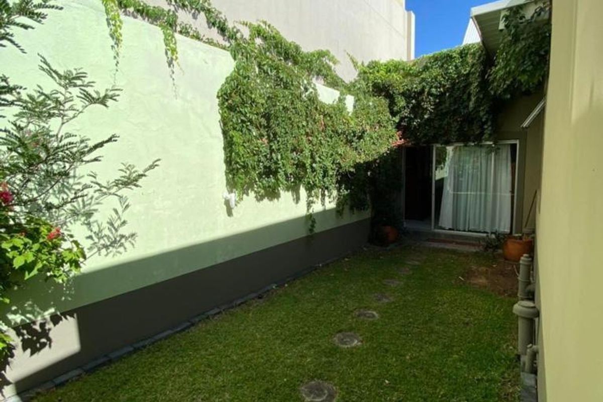 4 Bedroom House For Sale in Elisenheim - Photo 3