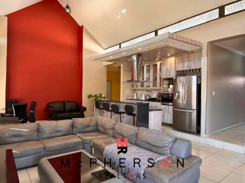 Lovely Family Home For Sale - Photo 2