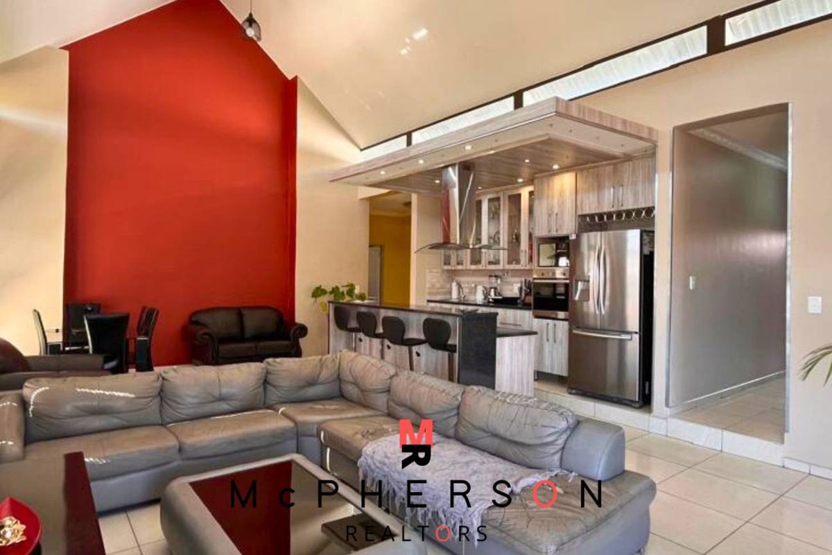 Lovely Family Home For Sale - Photo 2