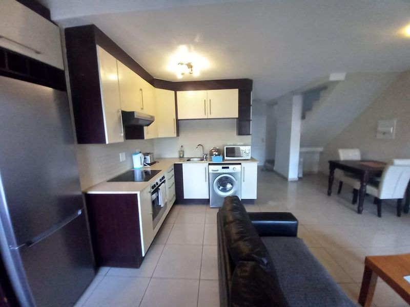 A CHARMING FURNISHED ONE BEDROOM APARTMENT - Photo 3