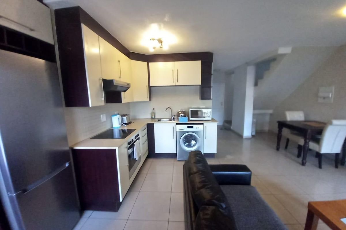 A CHARMING FURNISHED ONE BEDROOM APARTMENT - Photo 3