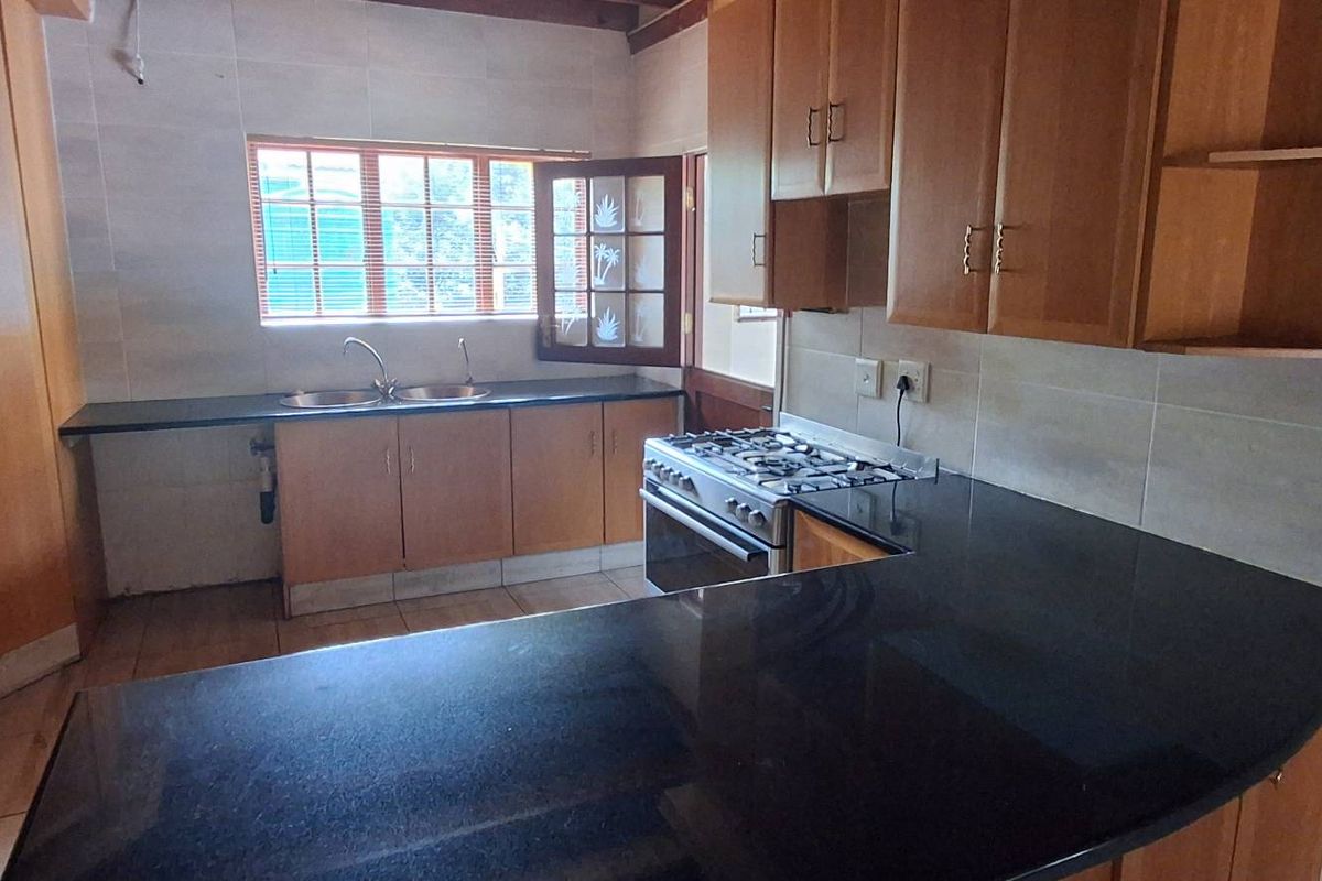 4 Bed Entertainer's Dream - Photo 3