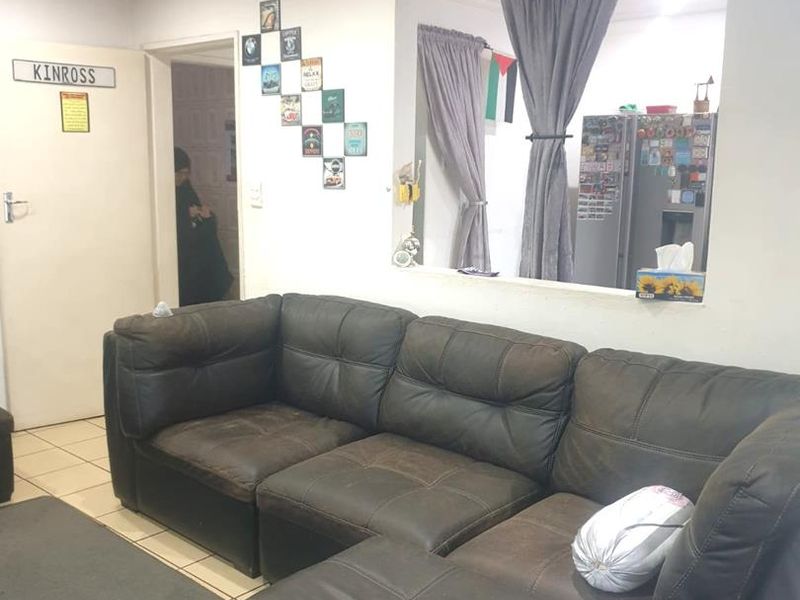 Opportunity Awaits: Spacious 3-Bedroom Home with Private 1-Bedroom Flatlet in Secure Dewald Hattingh Park, Benoni - Photo 10