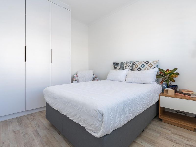 Easy living with seamless indoor-outdoor flow - Photo 8