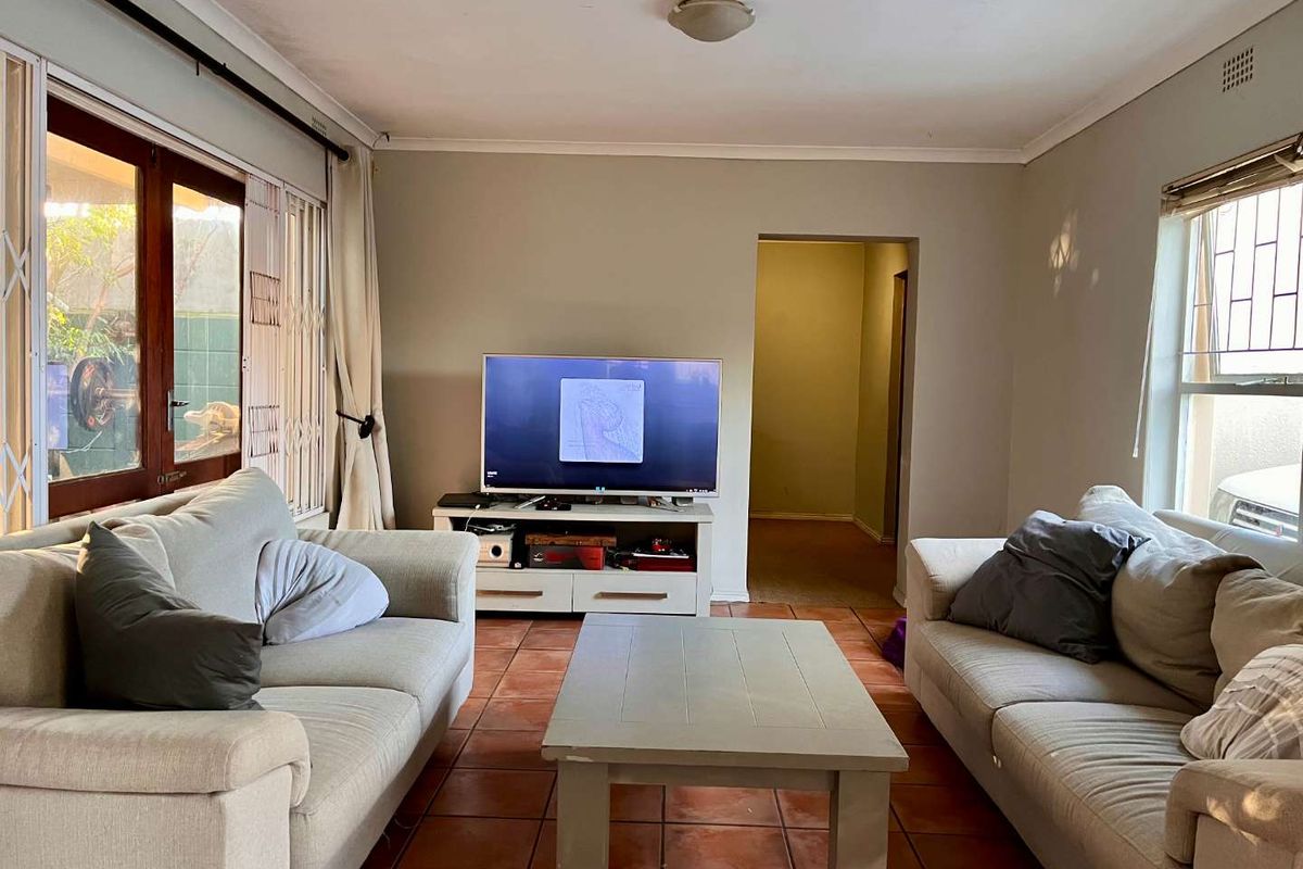 Fixer-Upper Gem in Quiet Cul-de-Sac, Next to Elkanah prep, Blouberg sands - Photo 4