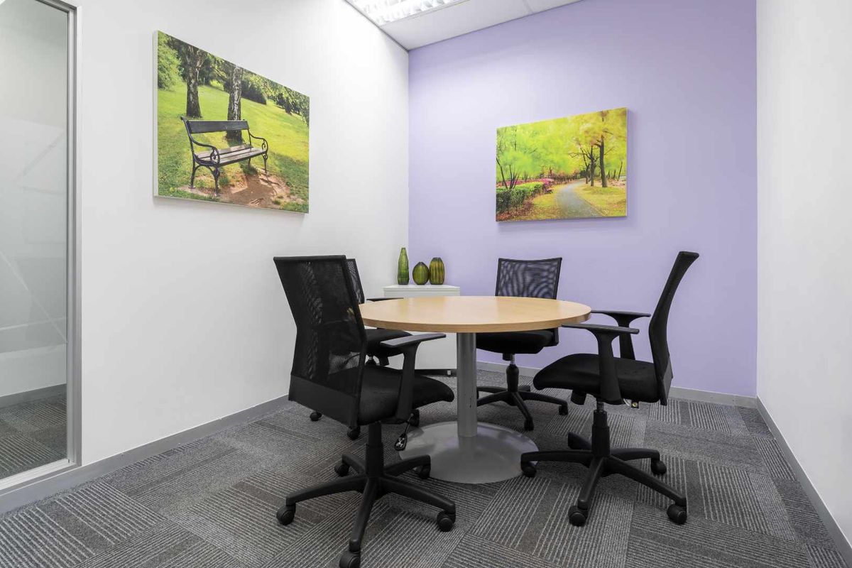 Find a dedicated desk in Regus Dainfern, Maroun Square. - Photo 5