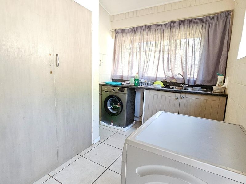 Elegant Family Home in Lynnwood Glen – Perfect for Entertaining - Photo 5