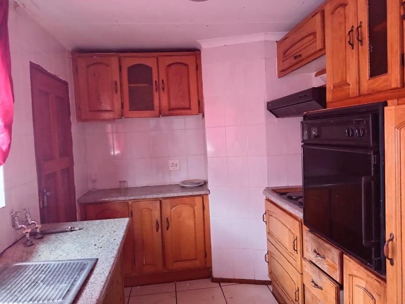 3 Bedroom House For Sale in Ga-Rankuwa Unit 17 - Photo 9