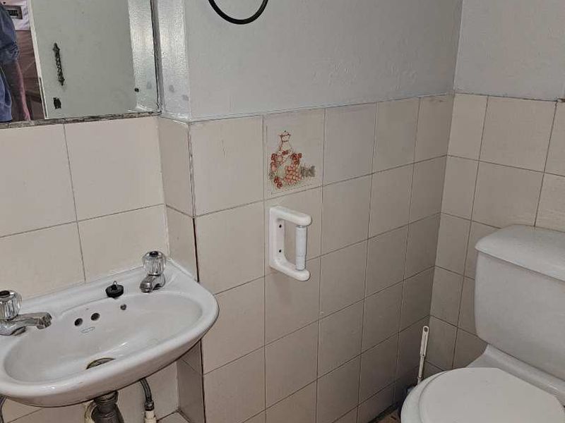 Furnished, modern, spacious 2-Bedroom Duplex Apartment in Villa La Mancha Complex in Brooklyn - Photo 8