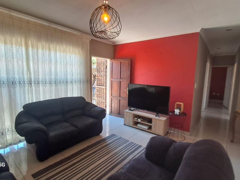 Well located 3 Bedroom/2 Bathroom simplex unit - Photo 7