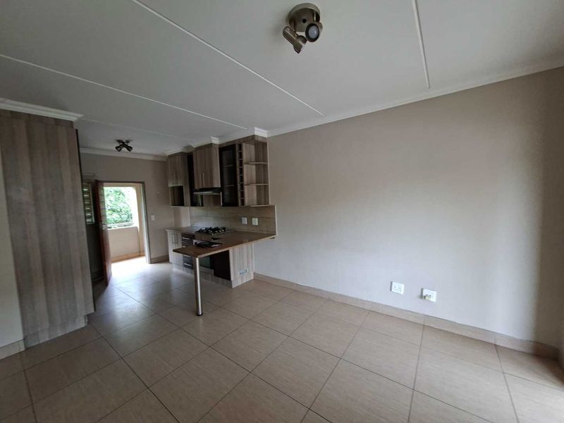 2 Bedroom Apartment For Sale - Photo 4