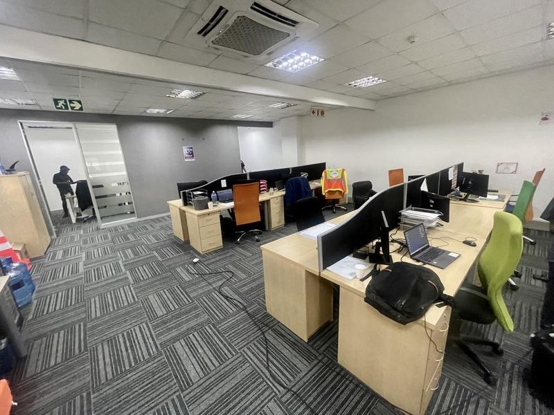 Hendra - Large 1,671m2 Warehouse To Let – Riverhorse Valley - Photo 9