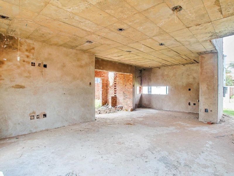 80% Complete Property For Sale in an estate in Olympus - Photo 10