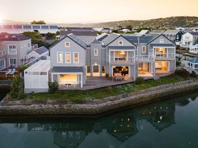 Waterside living pushed to its limit of luxury - Photo 2