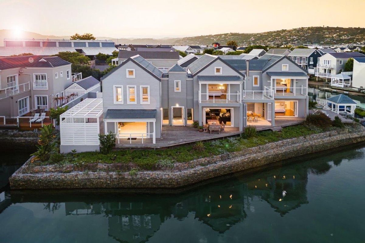 Waterside living pushed to its limit of luxury - Photo 2