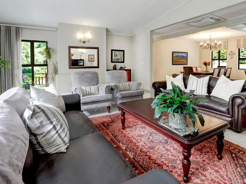 Spacious 4 Bed Family Home in Mature Garden – Walk to School! - Photo 9