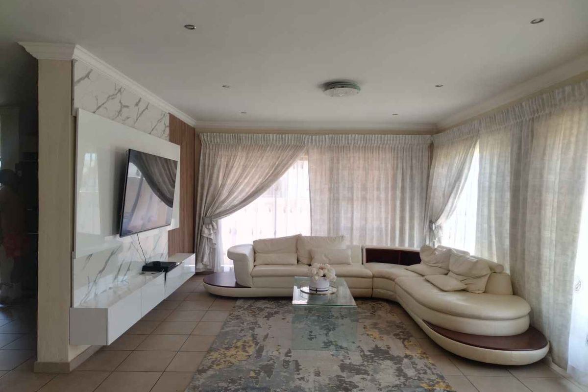 Your dream home awaits - Photo 5