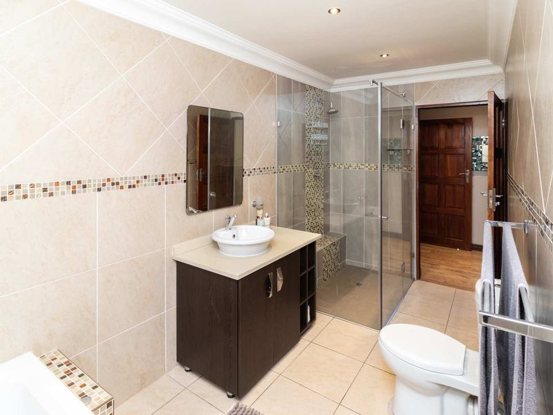 Graceful Living in a Home Designed for Family and Entertaining in a Secured Estate - Photo 8