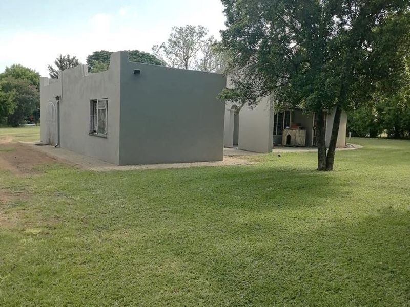 Farm Mamogalieskraal AH Near Brits Airfield - Photo 10