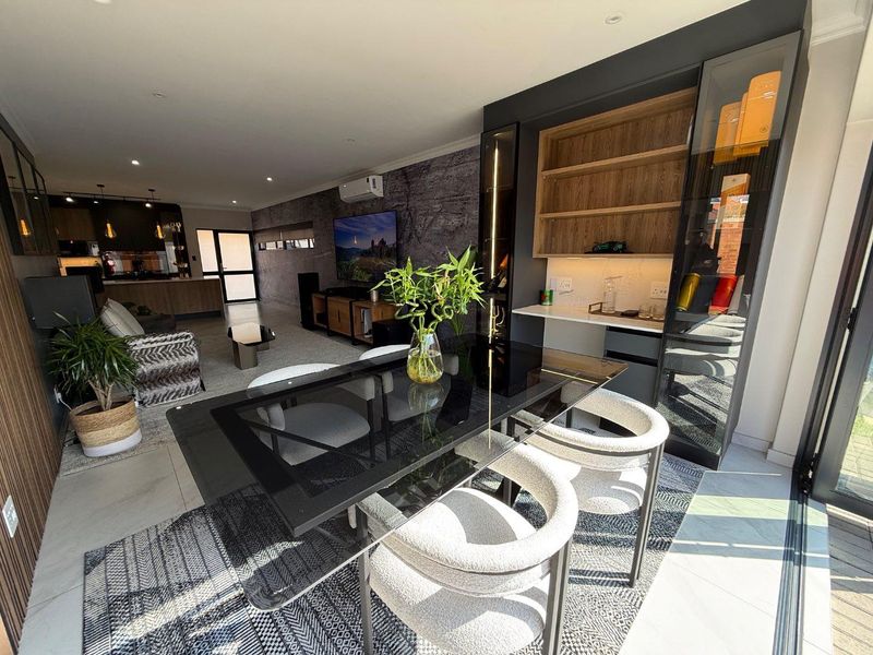 Luxury 4/5-Bedroom Contemporary Residence with Premium Finishes, Smart Home Features & Designer Living - Photo 10