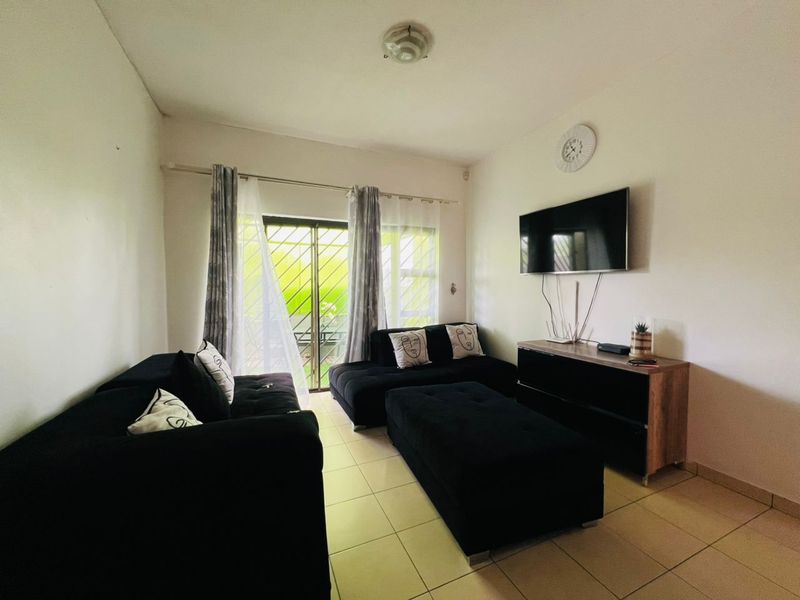 🏡 3 Bedroom Townhouse For Sale – Wanaheda N$ 1,100,000 - Photo 3