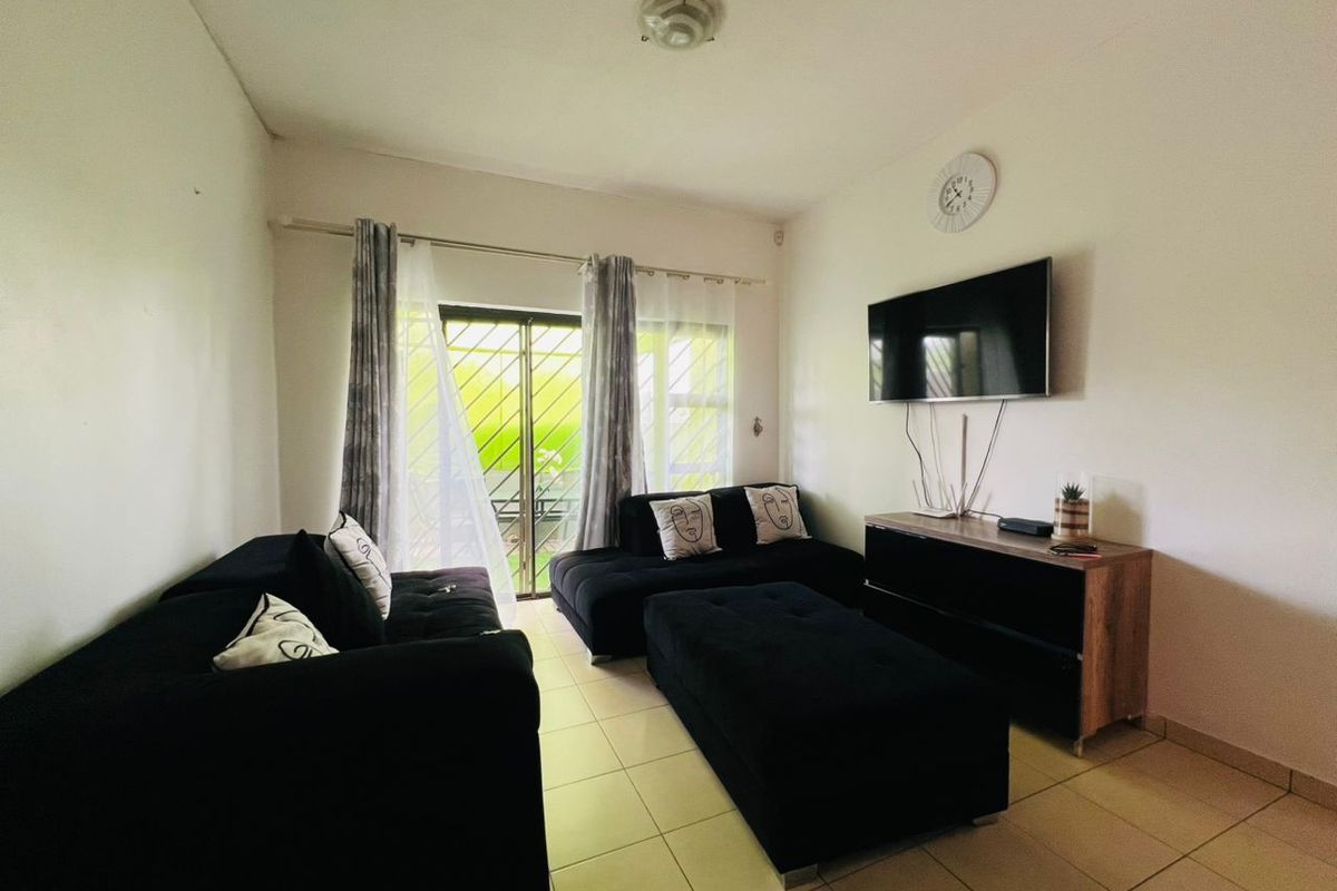 🏡 3 Bedroom Townhouse For Sale – Wanaheda N$ 1,100,000 - Photo 3