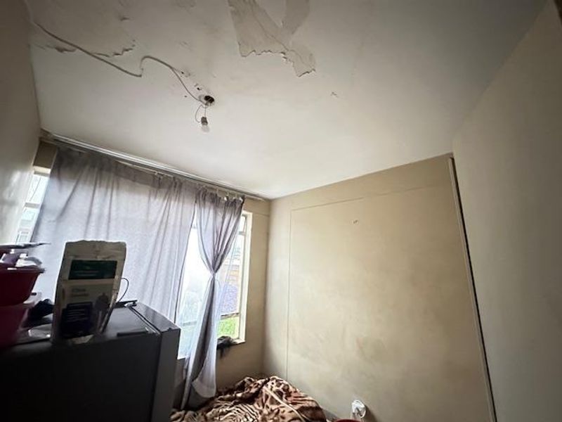 Spacious 4-Bedroom Apartment for Sale in Arcadia - Photo 7