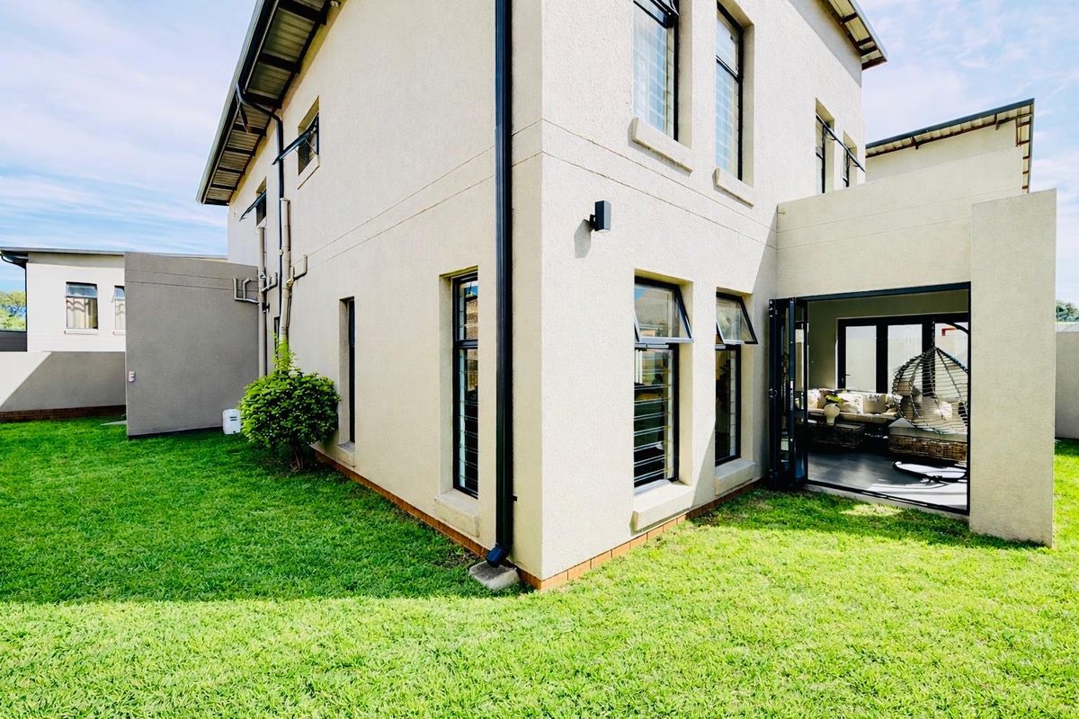 Elegant Double-Storey Living in the Heart of Sought-After Carlswald - Photo 2