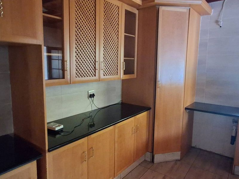 4 Bed Entertainer's Dream - Photo 6