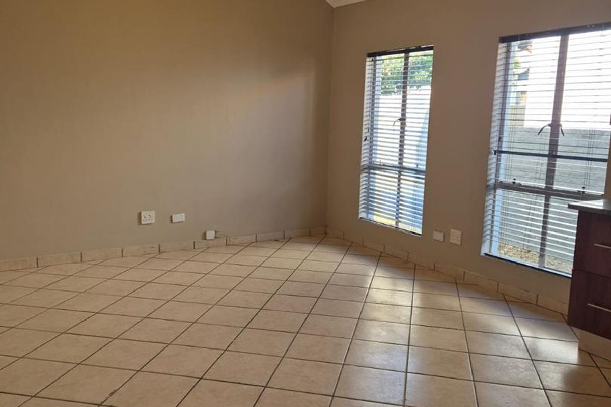 DOUBLE STOREY HOME FOR SALE IN SAINT OLYMPUS PRESTORIA EAST - Photo 3