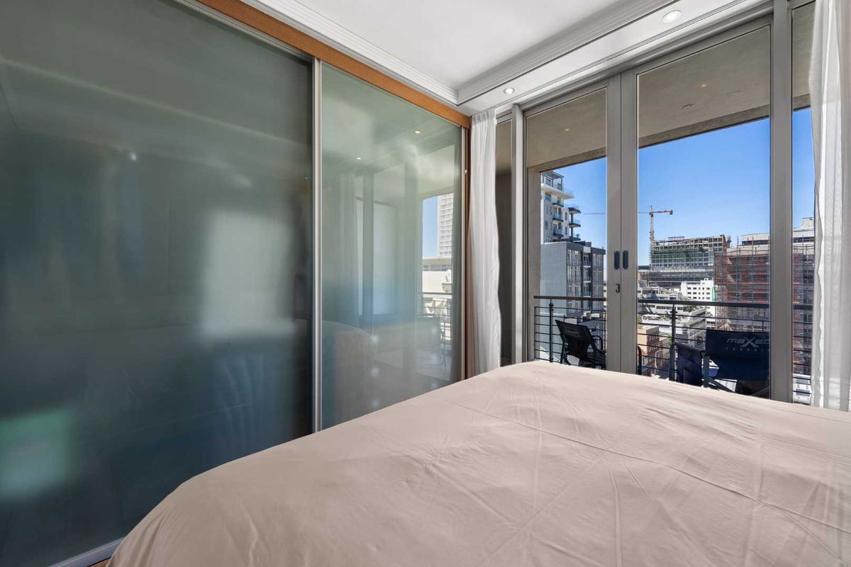 Five-star hotel living in the heart of Cape Town - Photo 5