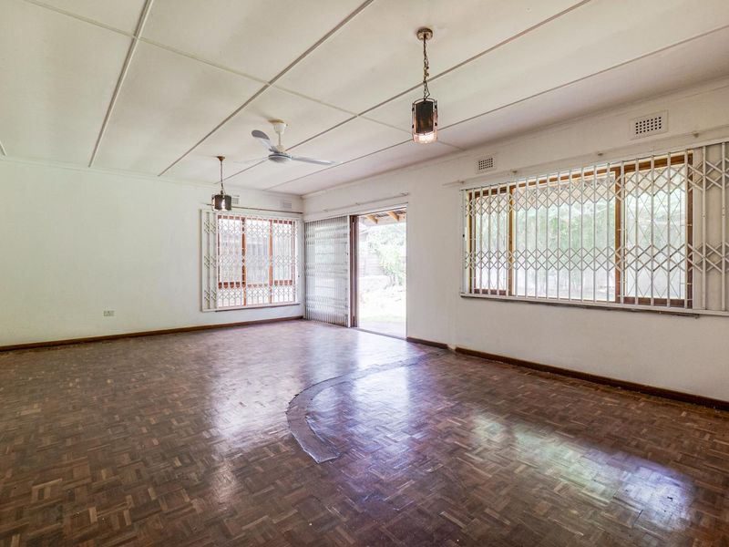 Level land house - Photo 9